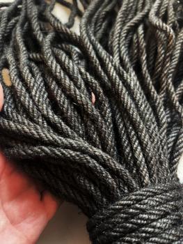 Shibari Jute-Seil 1 x 1 Meter gefärbt 8mm_02